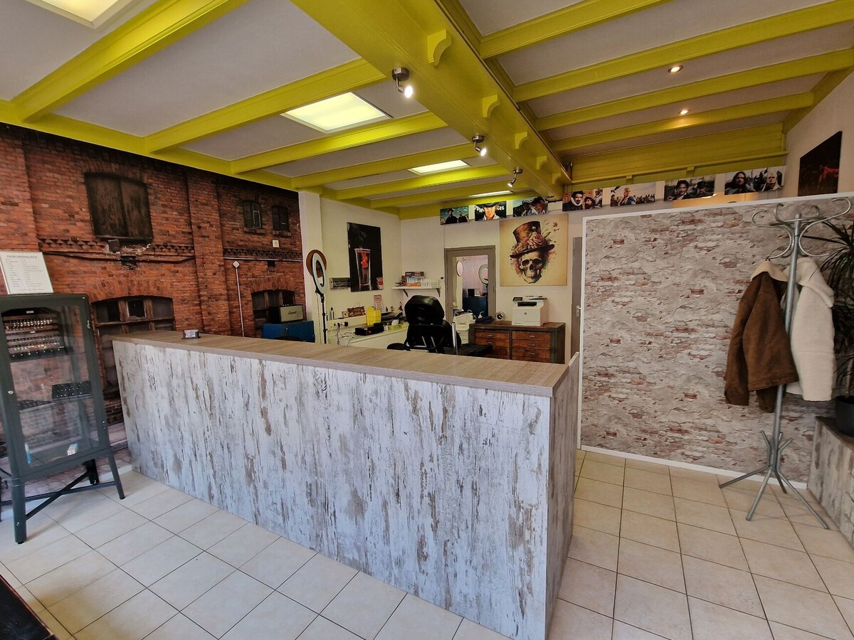De shop van Tower Tattoo & Piercing aan het Maandereind in Ede